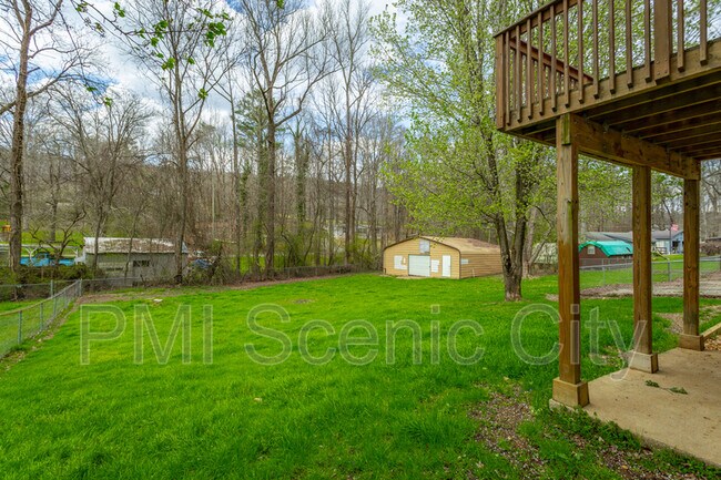 Building Photo - 5907 Browntown Rd