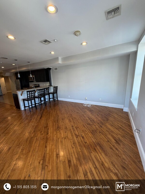 Building Photo - 17 W Cayuga St