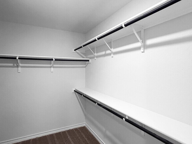 Building Photo - Spacious One Story Home Near Government Canyon