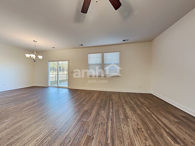 Building Photo - 330 Azore Way