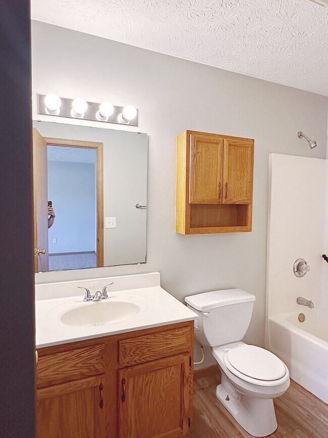 Building Photo - 2332 Hopkins Dr