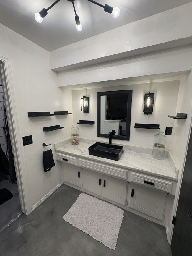 Building Photo - 6501 Westrock Dr