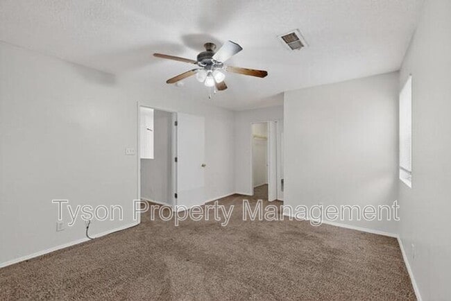 Building Photo - 3013 Taos Meadows Dr NE