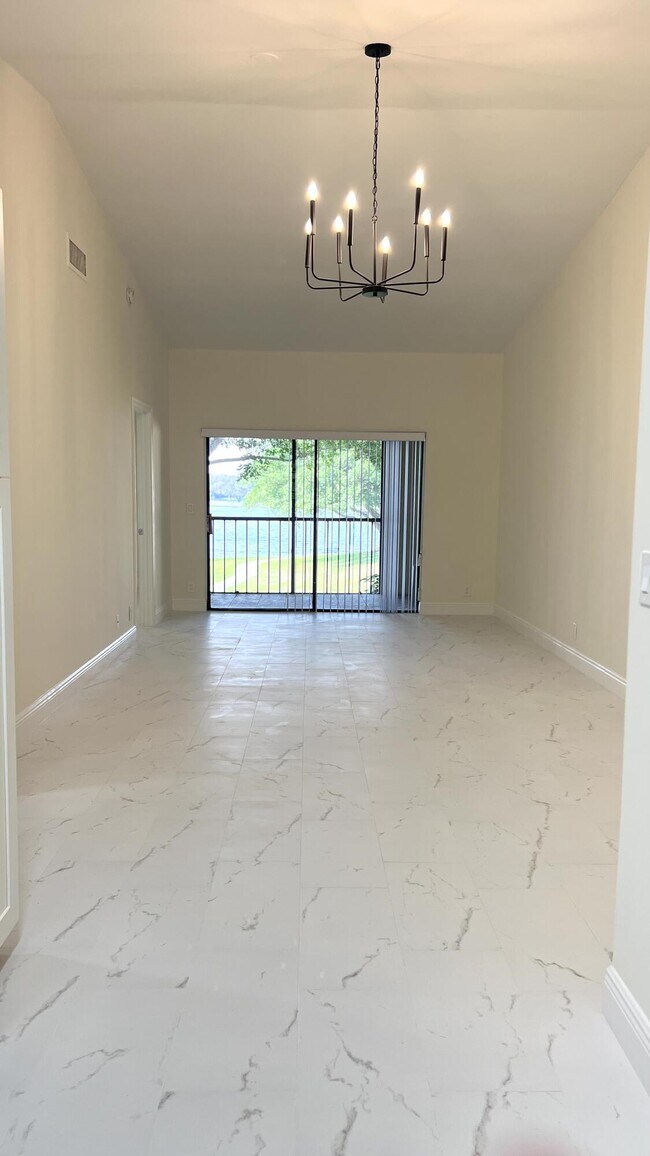Building Photo - 2950 Olivewood Terrace