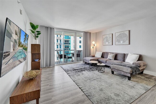 Building Photo - 9195 Collins Ave