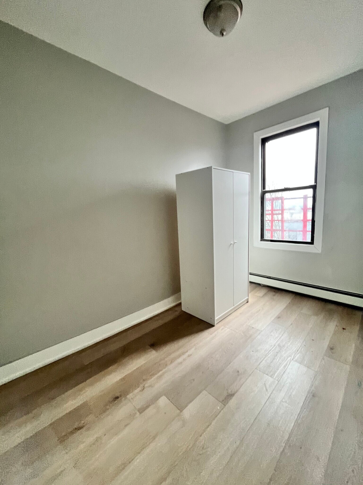 122 Randolph Ave 3R - 120 Randolph Ave
