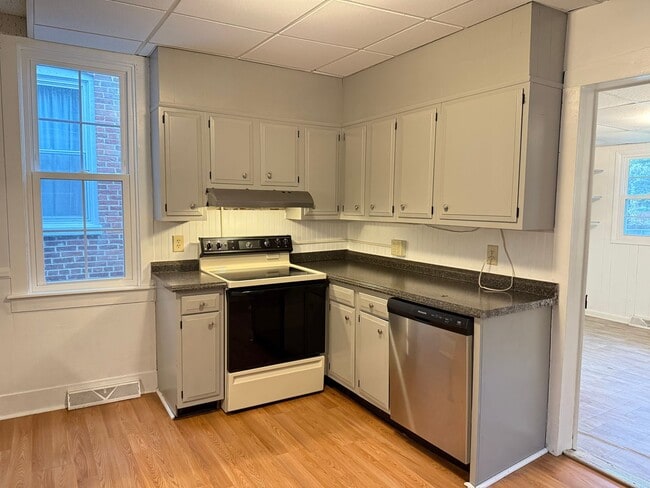 Building Photo - 3 Bedroom, 2 Bath Home in Manheim - Fenced...