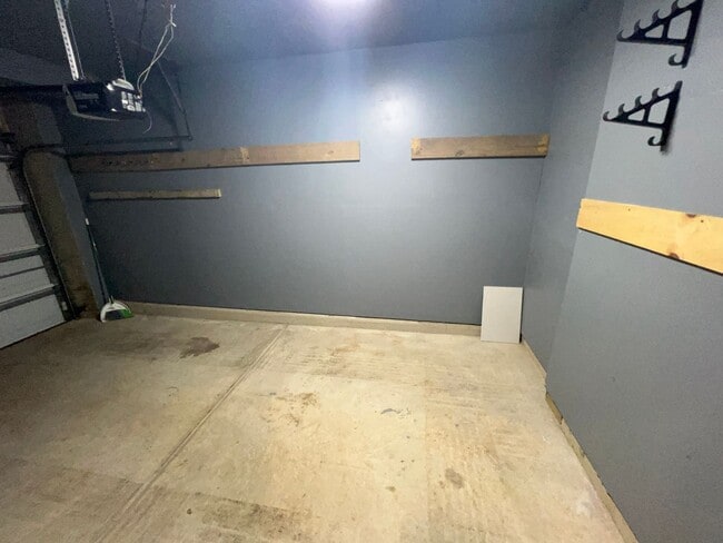 Building Photo - 104 Riva Ct