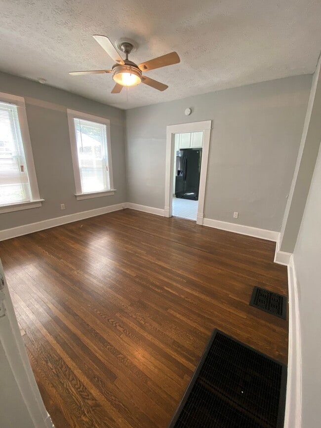 Building Photo - 337-339 Mithoff