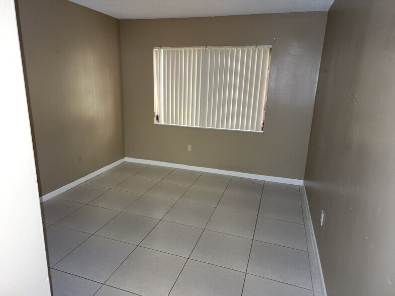 Building Photo - 8600 SW 149th Ave