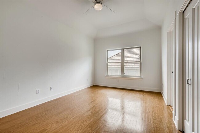 Building Photo - 2800 Waymaker Way