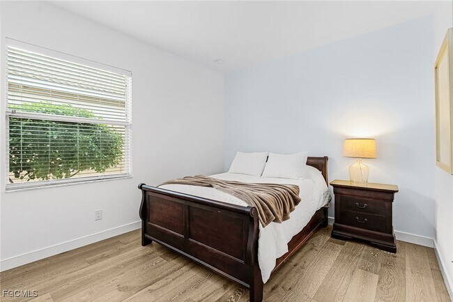 Building Photo - 13060 Sail Away St