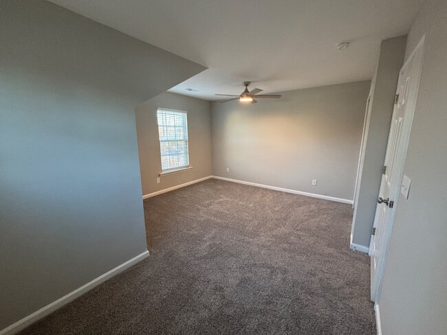 Building Photo - 6 Brookhaven Way