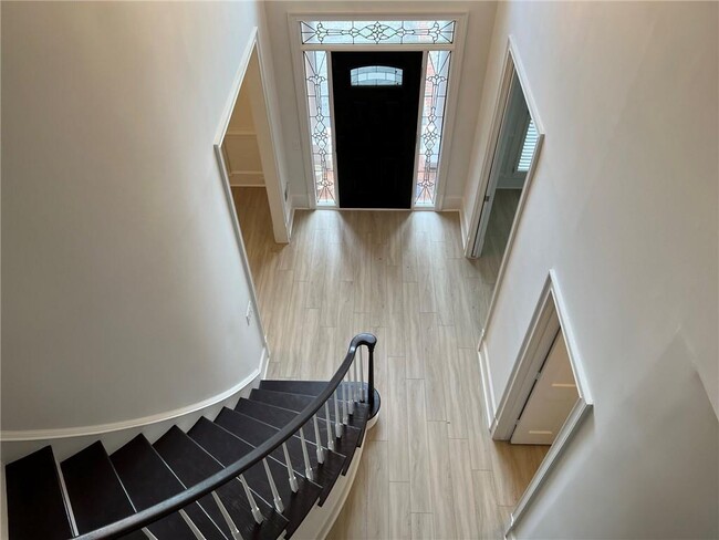 Building Photo - 4608 Chattahoochee Crossing SE