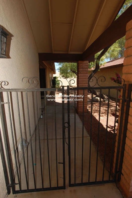Building Photo - 5220 E Tamblo Dr