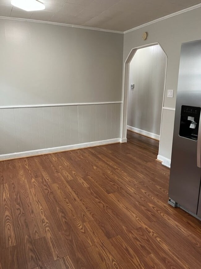 Building Photo - 2 bed 1 Bath Home Mount Airy NC