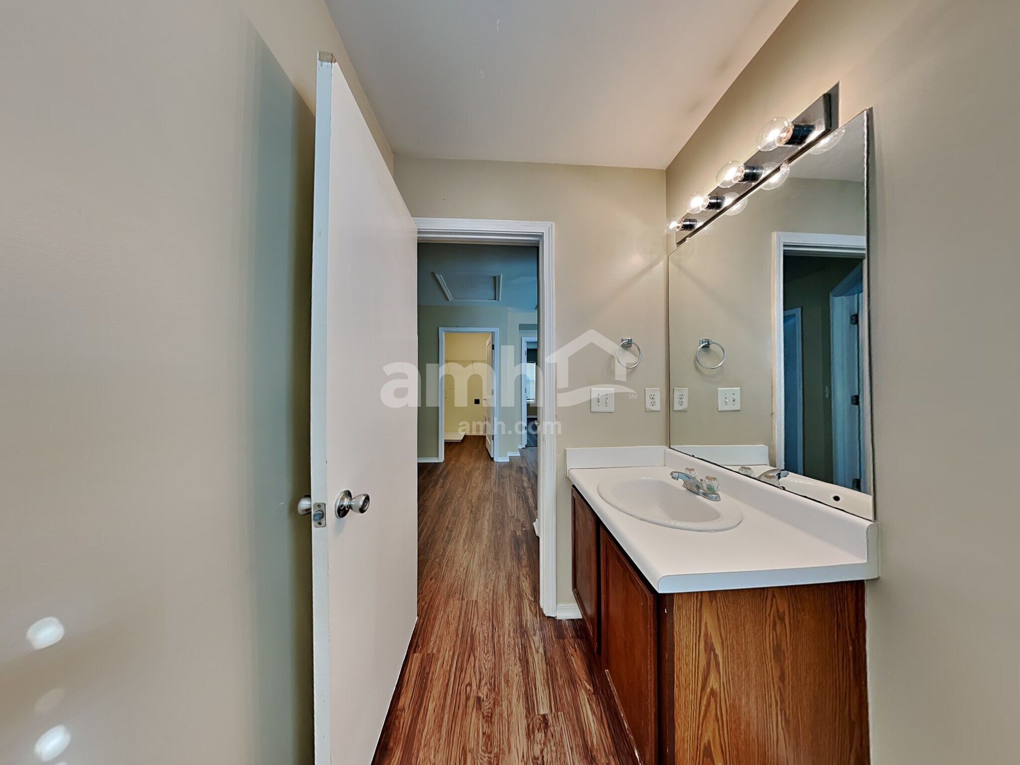 Building Photo - 503 Ravenstone Ln
