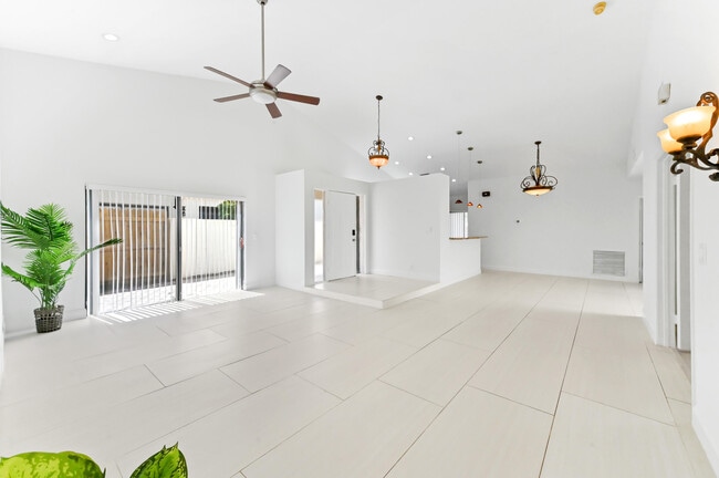 Building Photo - 21757 Contado Rd