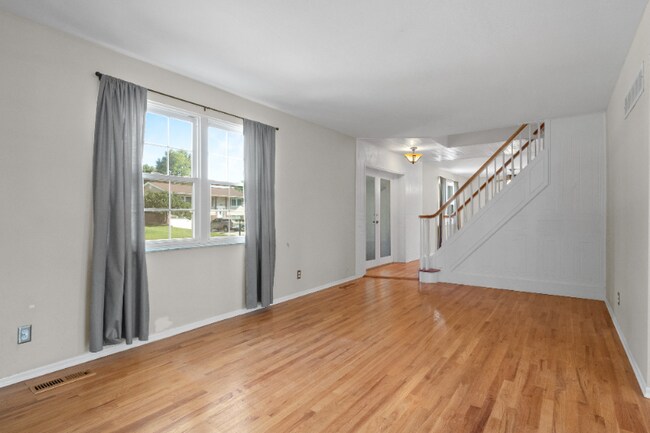 Building Photo - 926 Barbara Ann Ln
