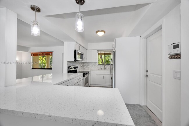 Building Photo - 6611 SW 63rd Ave