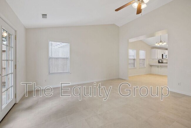 Building Photo - 500 N Tommy St