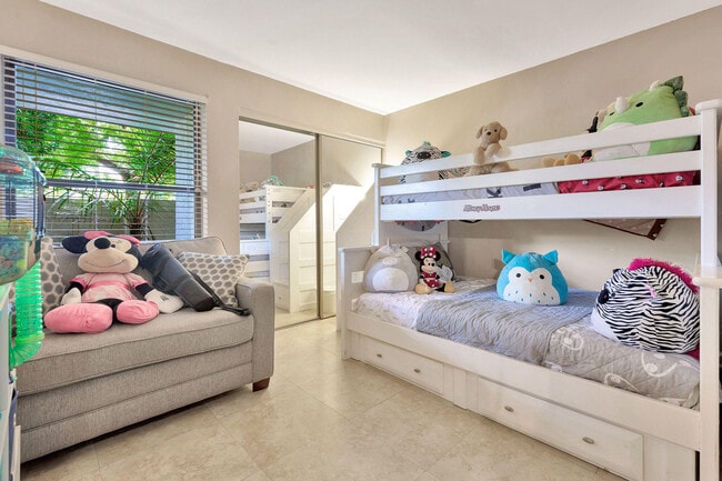 Building Photo - 6662 Boca Del Mar Dr