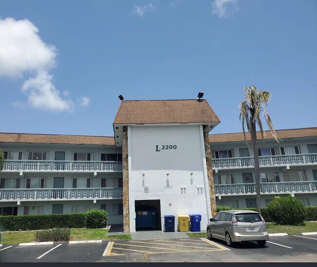 Primary Photo - 2200 Springdale Blvd