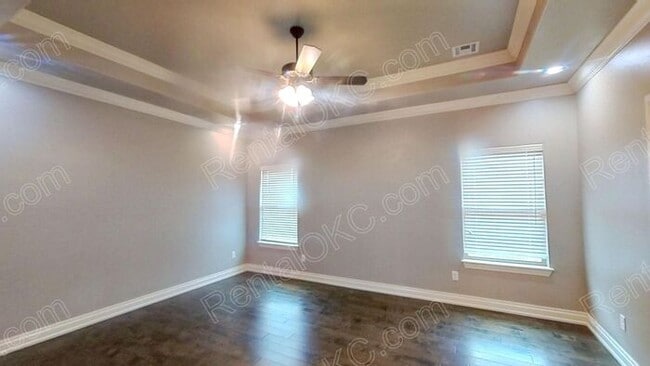 Building Photo - Super 4 bed 2 bath on the Southwest side.
