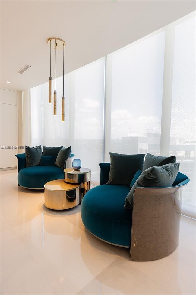 Building Photo - 17975 Collins Ave