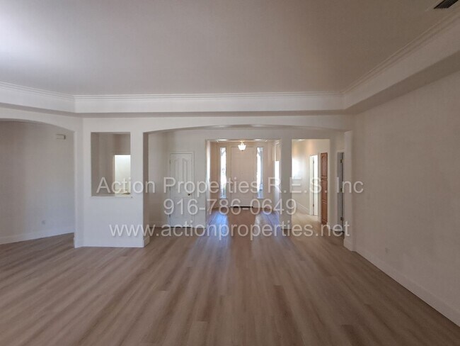 Building Photo - Action Properties R.E.S. Inc. Offering Beautiful Highland Park Single Story 3 Car, 4 Bedroom, Gar...
