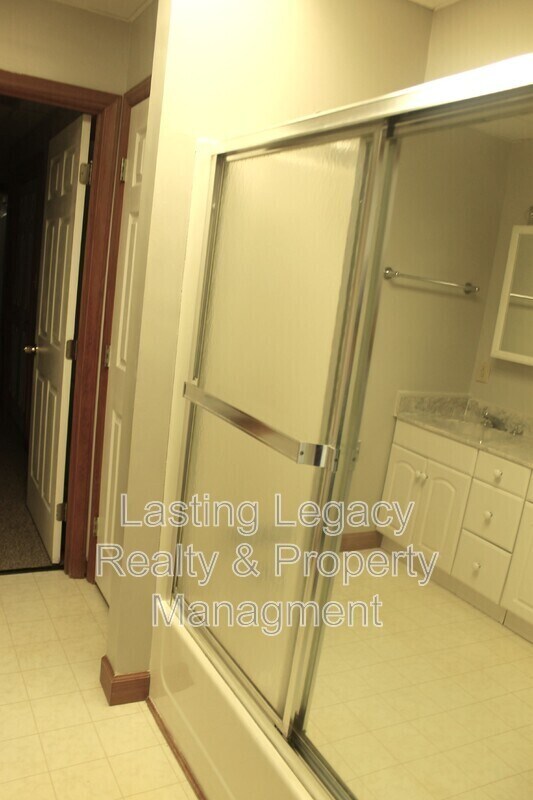 Building Photo - 1056 Hasty School Rd