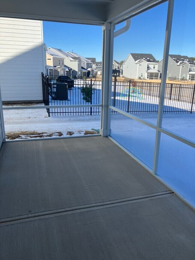 Building Photo - 2941 Ocean Sunrise Dr