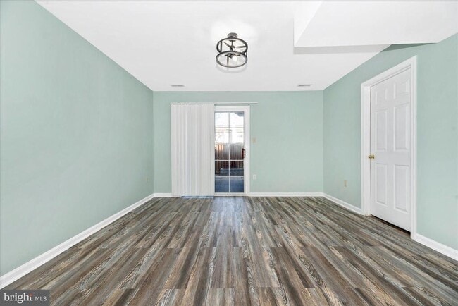 Building Photo - 7130 Oberlin Cir