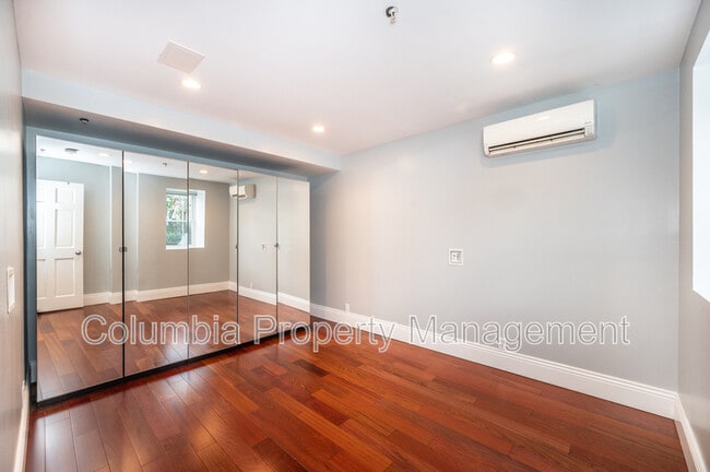 Building Photo - 1219 Q St NW