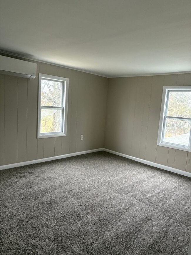 Building Photo - 1878 Spring Rd