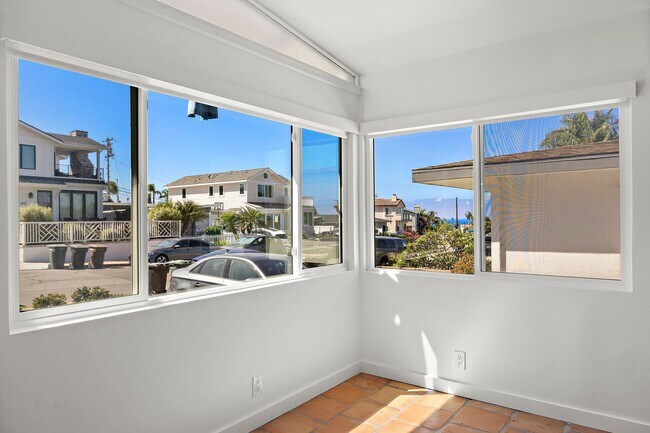 Building Photo - 114 Avenida Cadiz