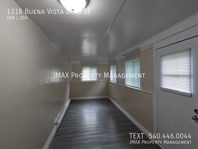 Building Photo - 1318 Buena Vista Blvd SE