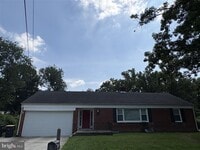 Building Photo - 5002 Barnaby Ln