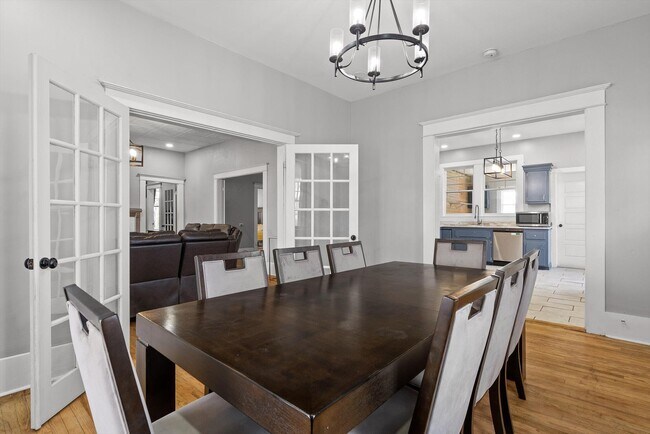 Building Photo - 207 Culberson Ave