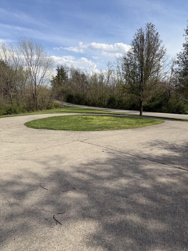 Building Photo - 110 Pineur Rd