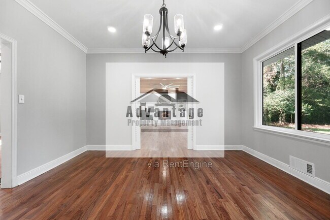 Building Photo - 1099 Pine Valley Rd