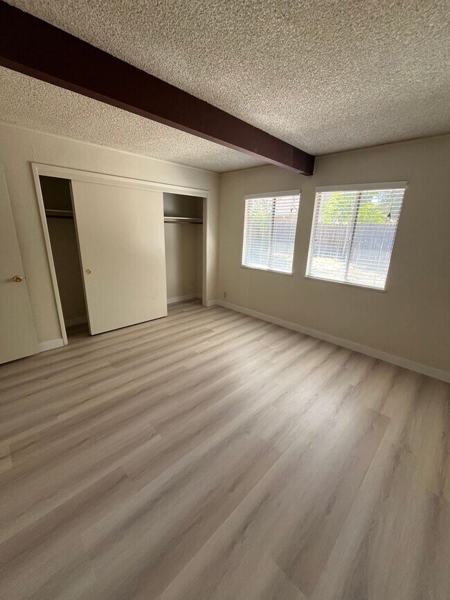 Building Photo - Adeline 615-617