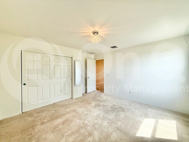 Building Photo - 218 N 109th Dr