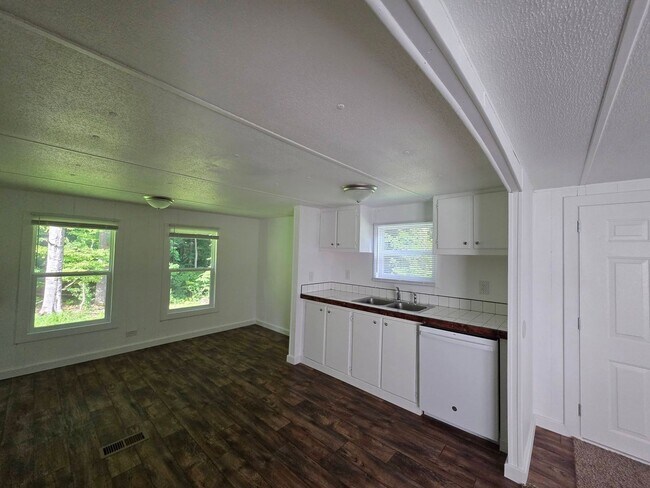 Building Photo - 3135 Calloway Dr