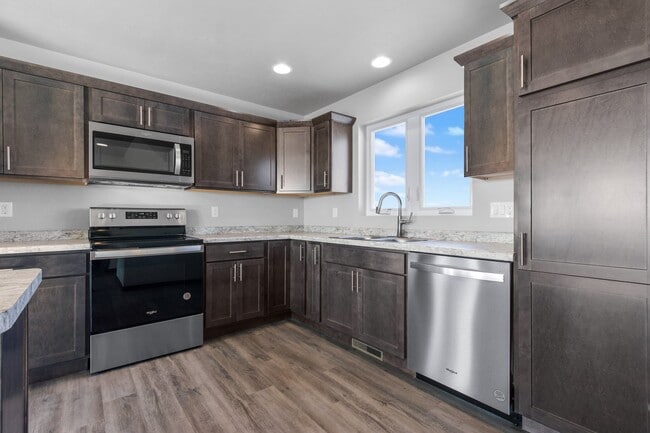 Building Photo - 3697 E Rubyred Dr