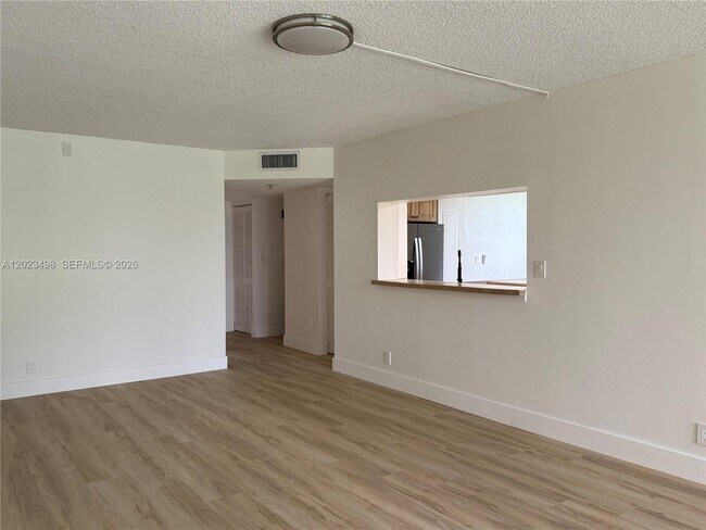 Building Photo - 9531 Seagrape Dr