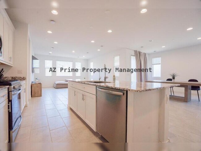 Building Photo - 4607 S 111th Dr