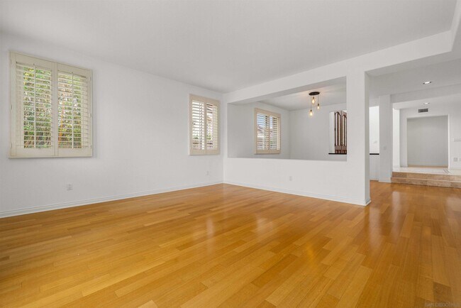 Building Photo - 1355 Caminito Balada