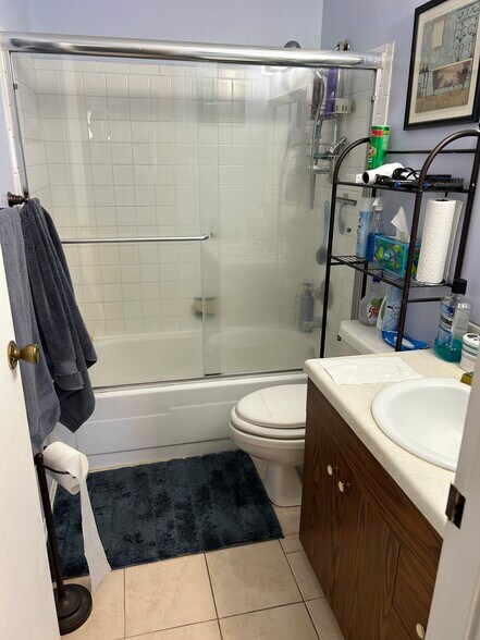 Building Photo - 236 Springmeadow Dr