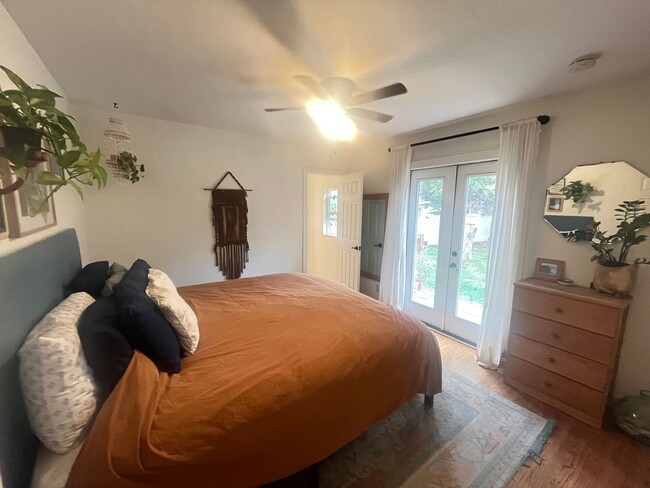 Building Photo - Beautiful Ranch Style 3 Bed 2 Bath Orange ...